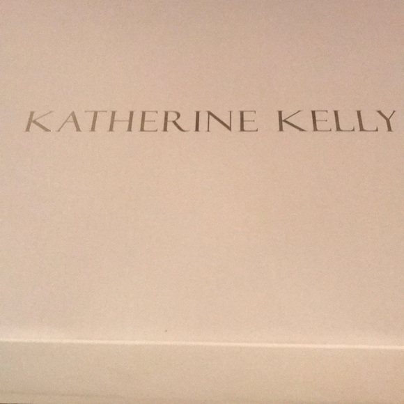 Heels - Picture 4 of 4